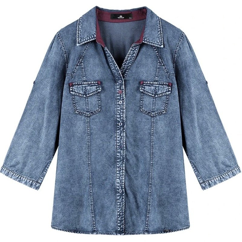 Denim shirt dress with two breast pockets.